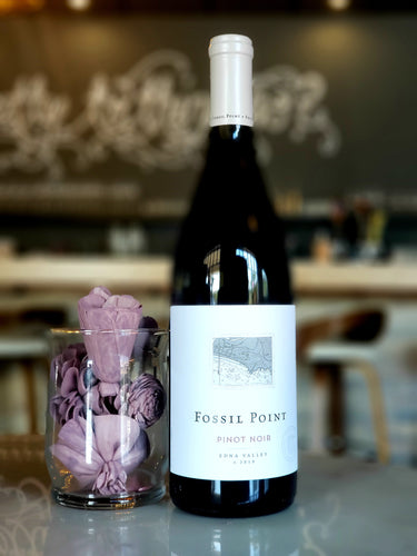 Fossil Point Pinot Noir, 2020